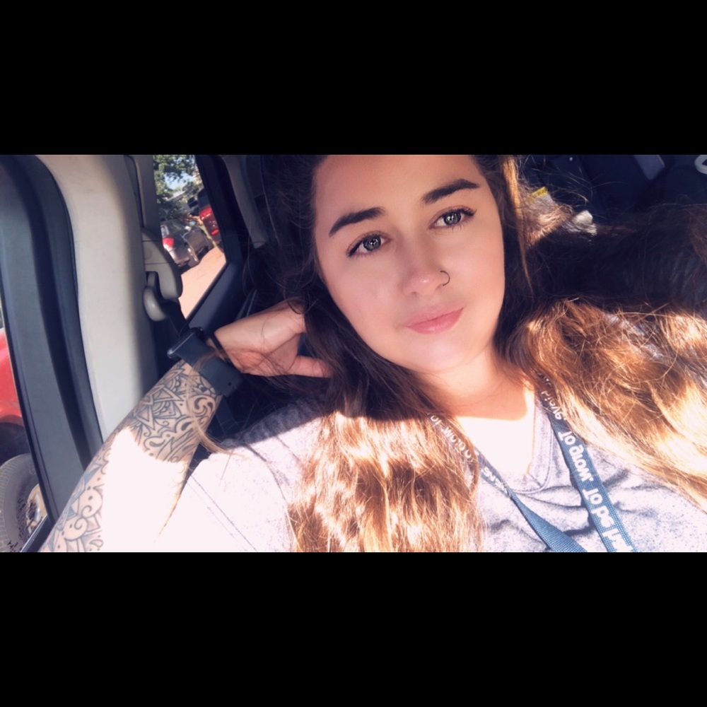 Meet your Posher, Ashley